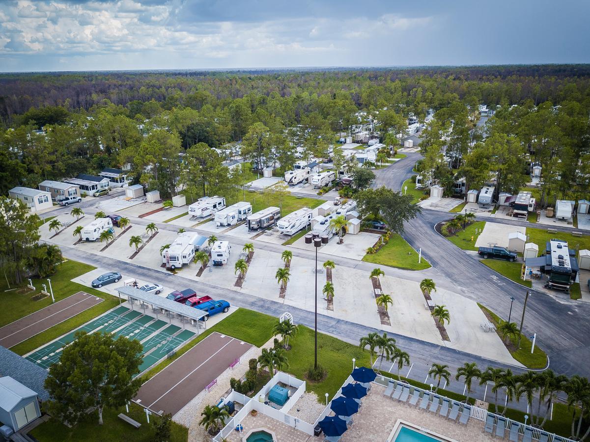 Club Naples Rv Resort Exterior photo