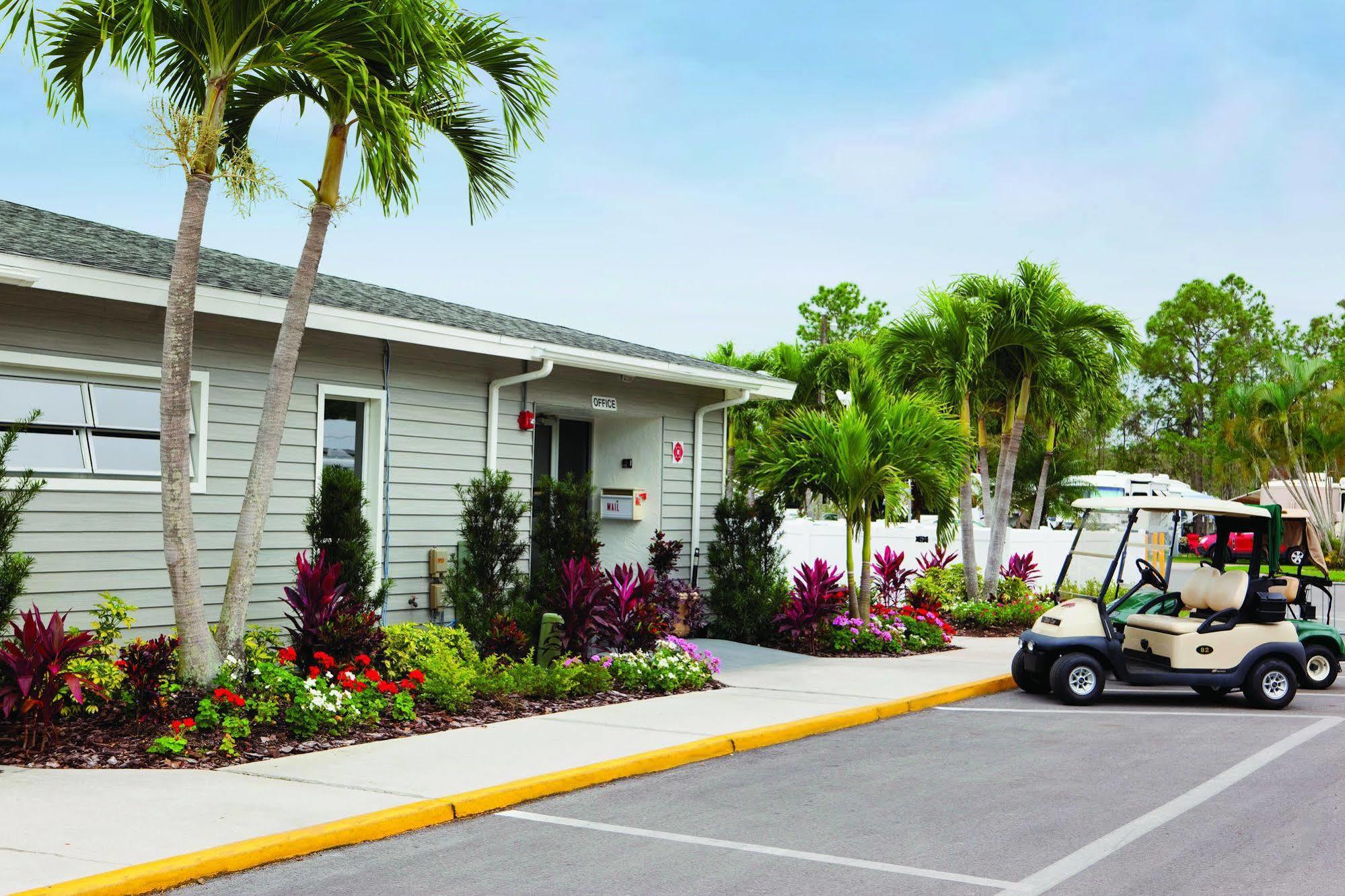 Club Naples Rv Resort Exterior photo